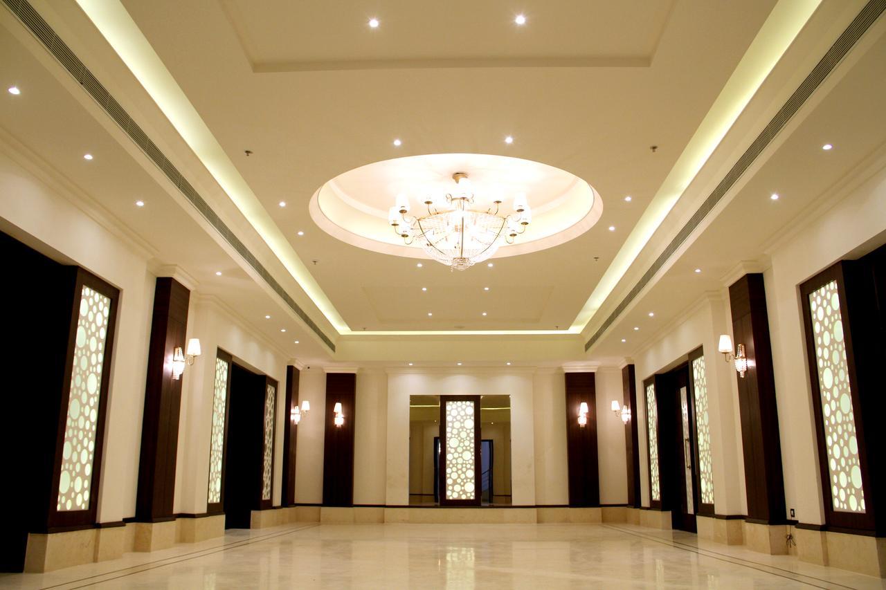 Continent Hotel Nawanshahr Nawāshahr Exteriör bild