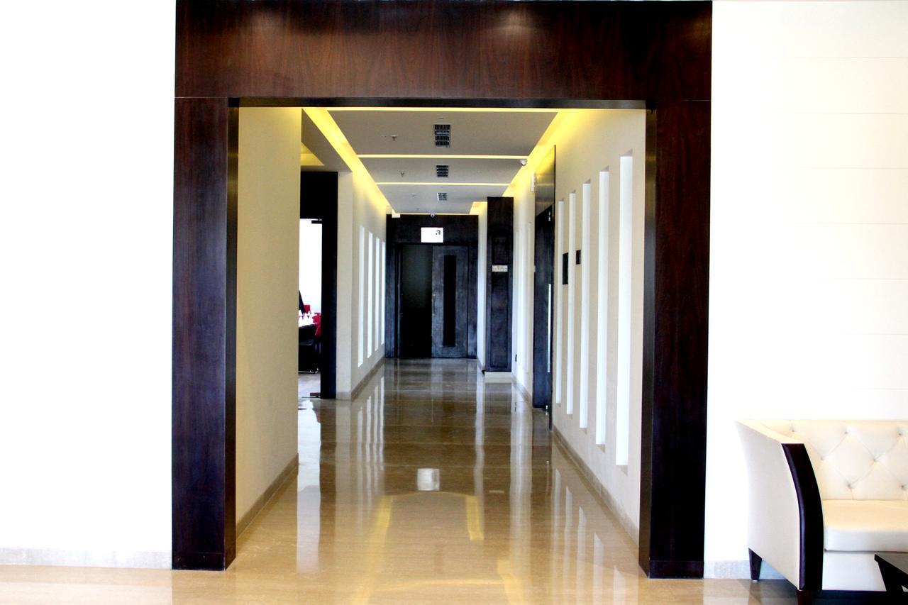 Continent Hotel Nawanshahr Nawāshahr Exteriör bild